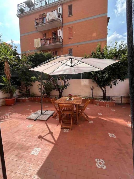 Bucaneve House Roma Extérieur photo